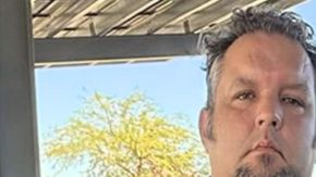 Casey Goslin, de 46 años, operaba en línea con dos nombres de usuario.